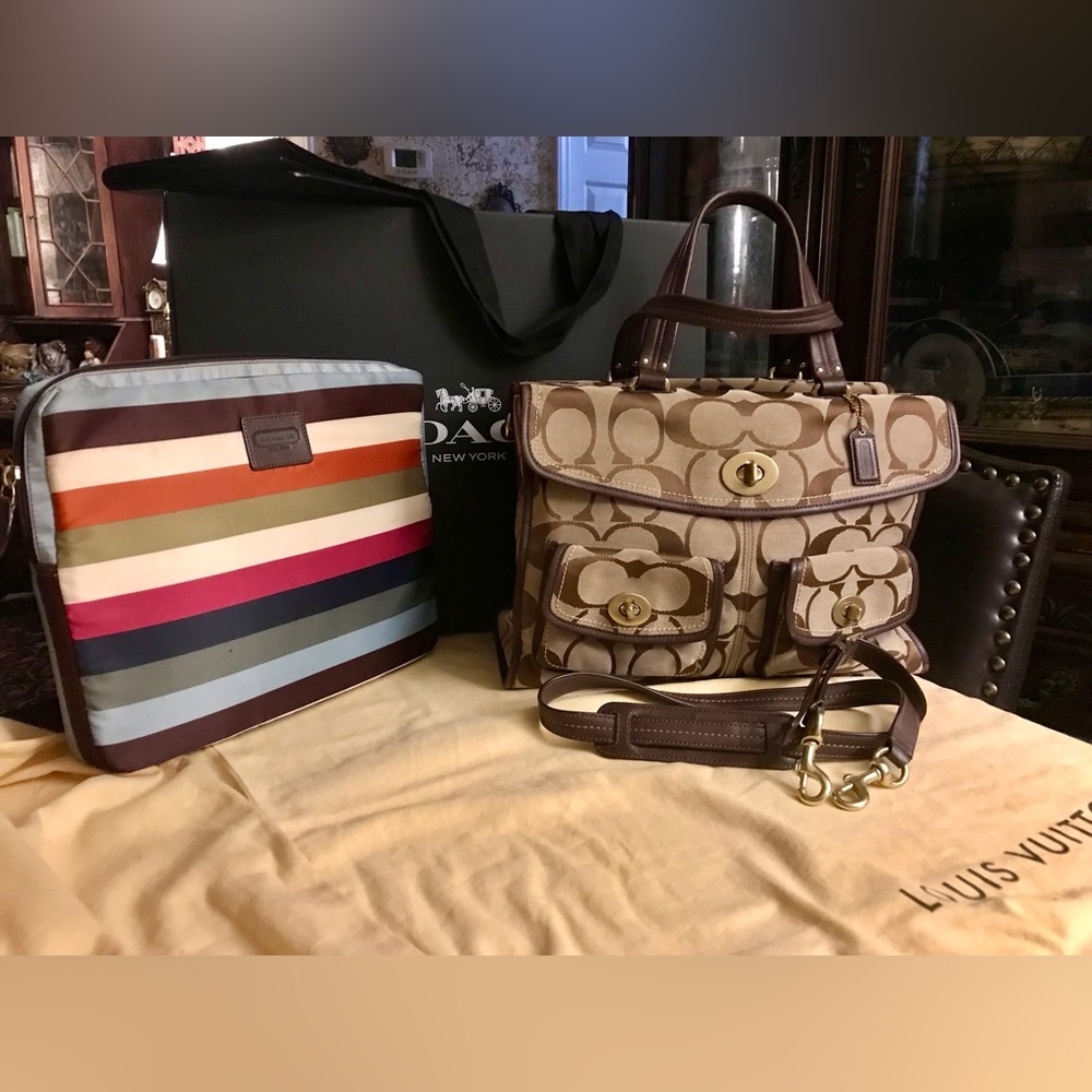 ☺️ SOLD 👏🏻👏🏻👏🏻 Coach Hampton Signature Laptop Briefcase and Legacy Laptop Sleeve
